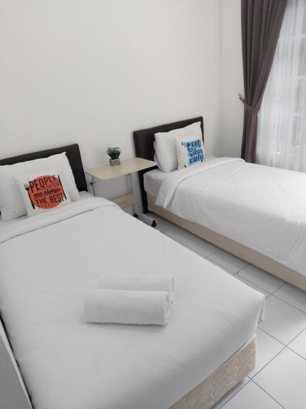 Tamadara Guesthouse Jogja Maguwo Екстериор снимка