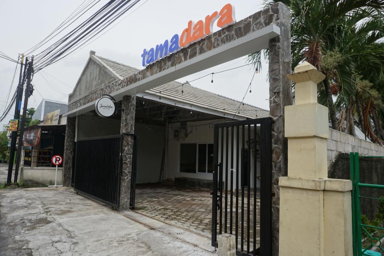 Tamadara Guesthouse Jogja Maguwo Екстериор снимка